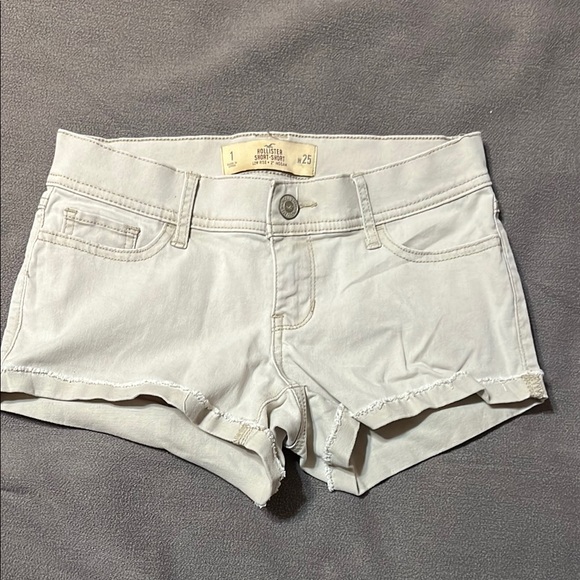 Hollister Pants - Women’s Hollister Khaki Jean Shorts Size 1